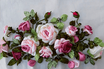 Букет роз из атласных лент: декор своими руками